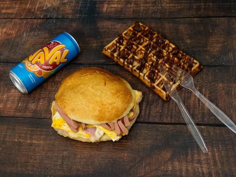 Bagel Juice snacking