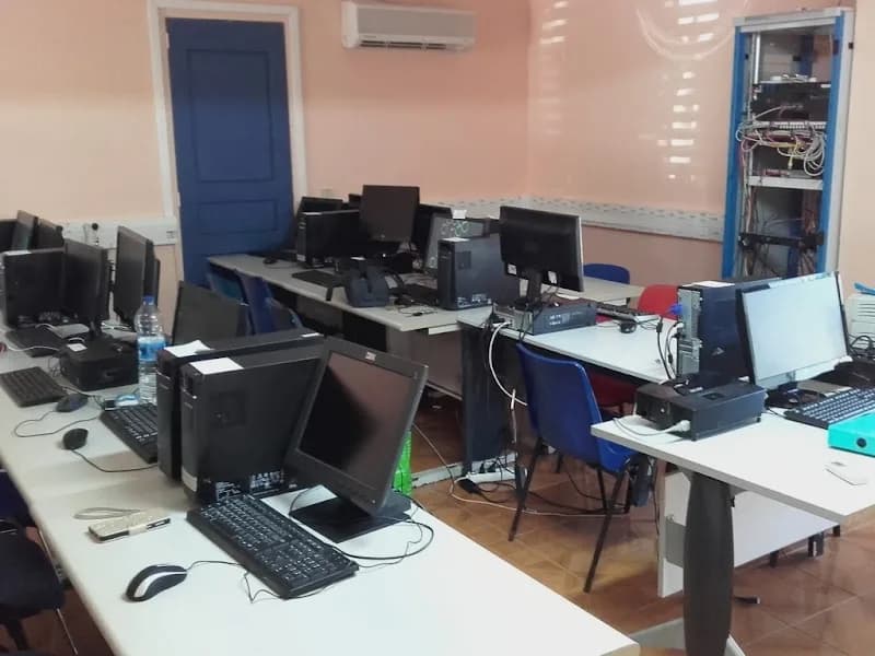 Centre Caraibéen de Développement des Compétences - photo 2