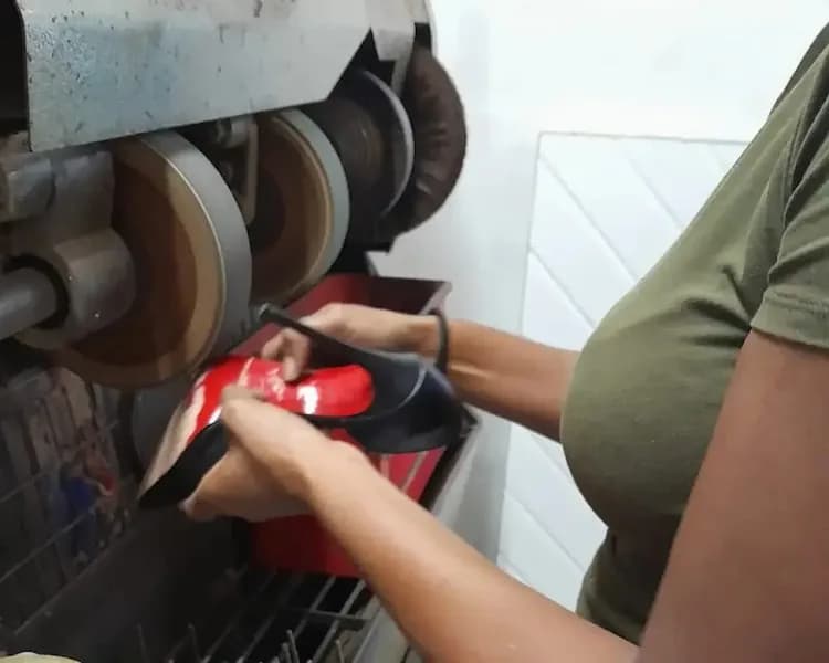 Cordonnier Fleurs de Cuir Jarry - photo 4