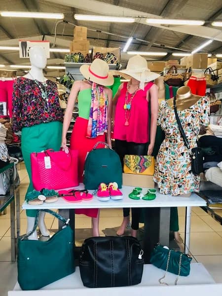 Magasin Jean’s 9,90 Coeur de Jarry - photo 3