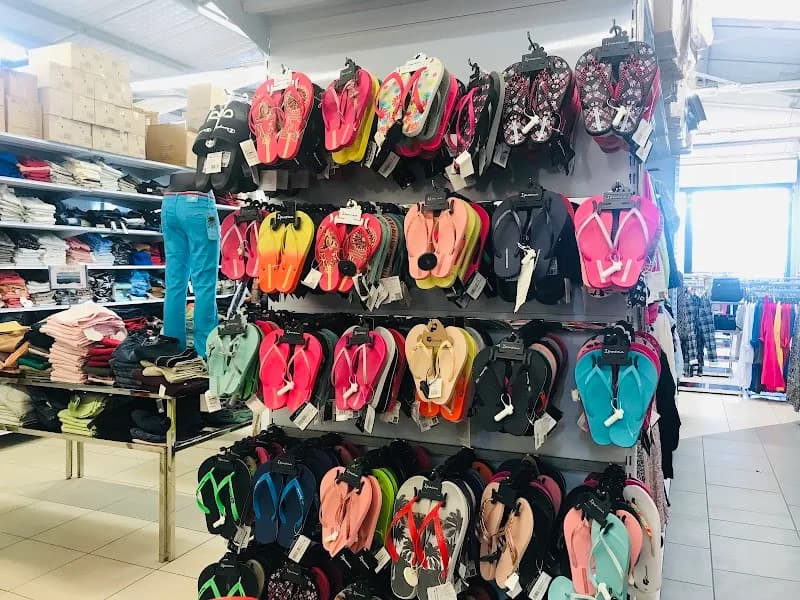 Magasin Jean’s 9,90 Coeur de Jarry - photo 4