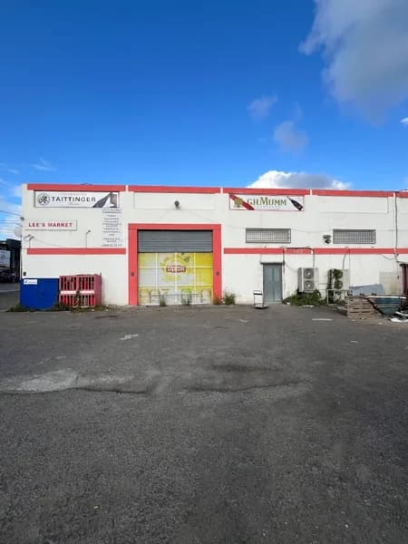 Lee’s Market - photo 3