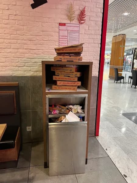 Pizza Hut  Destreland - photo 2