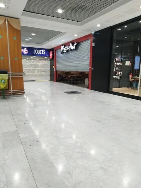 Pizza Hut  Destreland - photo 4