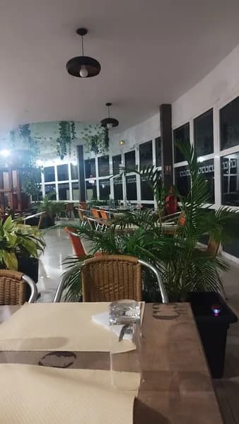 Restaurant Rotis Grill Baie-Mahault - photo 4