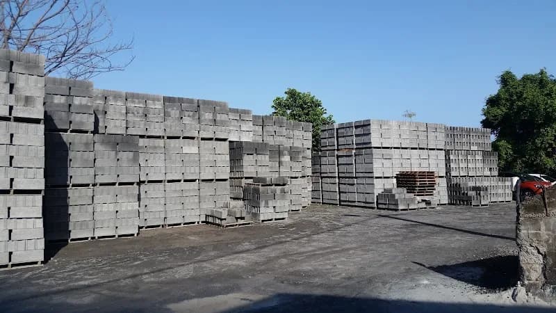 Central Garage Corvo