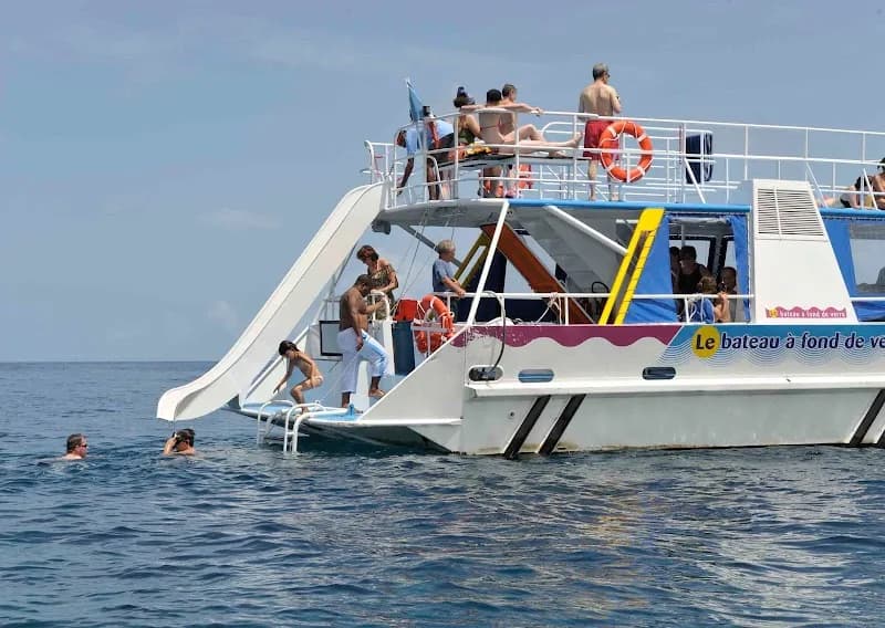 Bateau à fond de verre Les Nautilus Bouillante