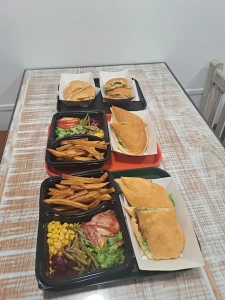 Restauration Rapide Au Petit Creux Gosier - photo 2