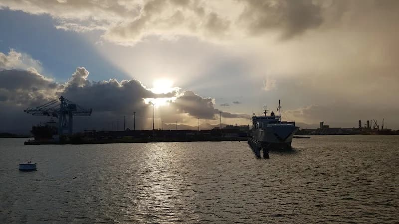 Centre daffaires Guadeloupe - photo 2