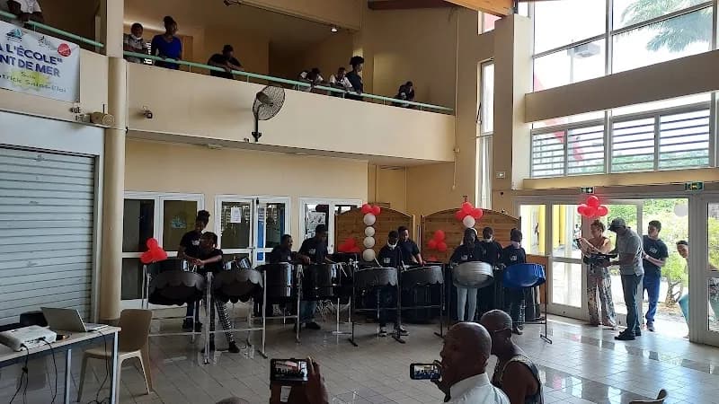 College Guadeloupe - photo 2