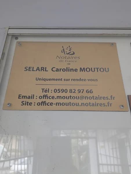 Notaire S.E.L Caroline Moutou - photo 2