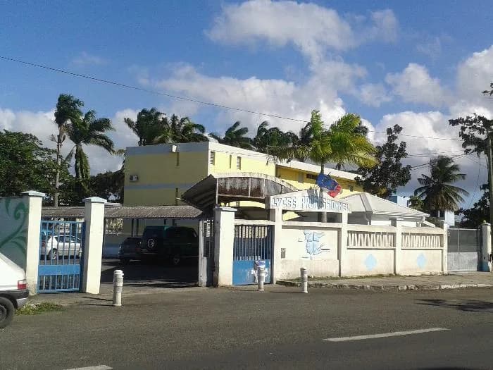 Lycée Professionnel Gerty Archimède - photo 2