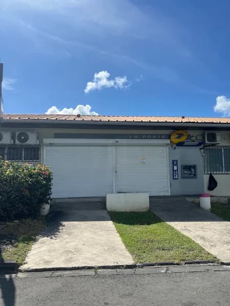 La Poste BoisNeuf Petit Canal