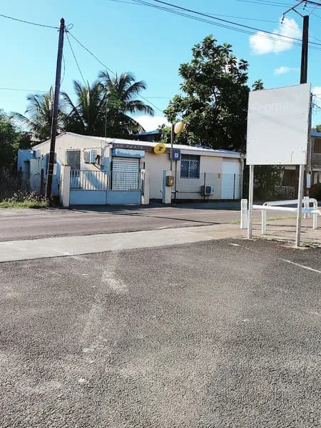 La Poste Les Mangles Petit Canal - photo 2