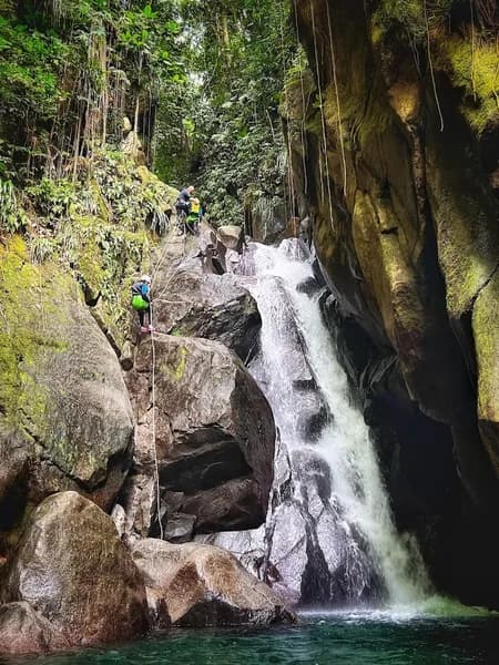 Canyoning Moncanyon Saint-Claude - photo 2