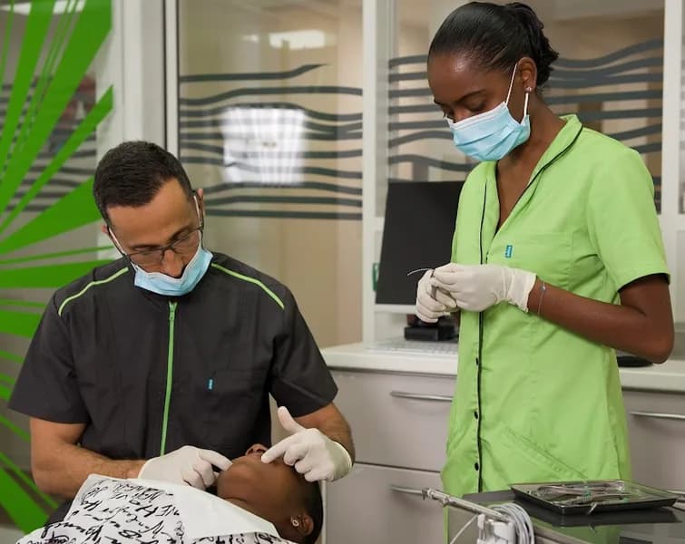 Emmanuel Christian - photo 2