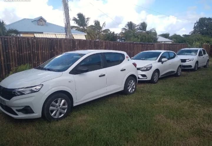 Location de Voiture Stef Auto Saint-François - photo 2