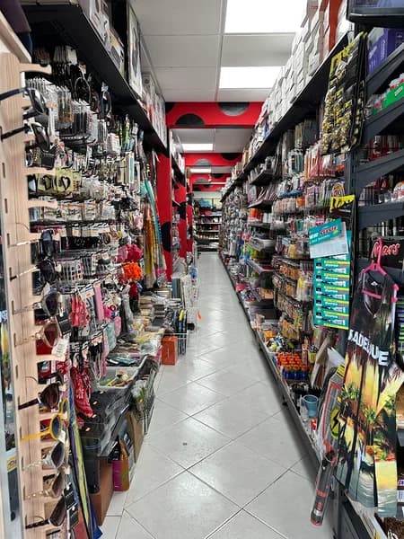 Supermarché Saint-François Store - photo 4