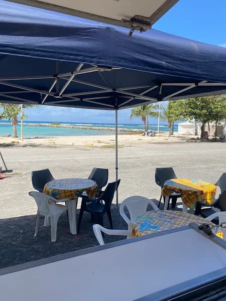 Food Truck Ti Rakoun Sainte-Anne