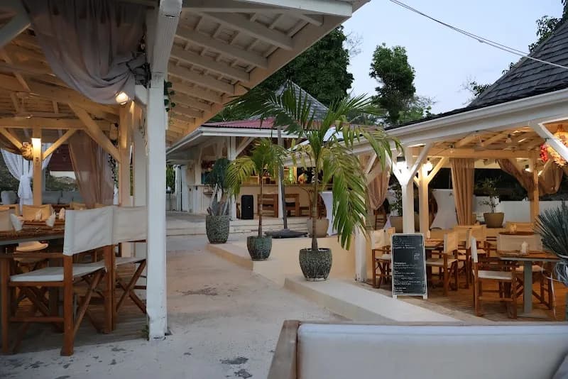 Restaurant On the Beach Sainte-Anne