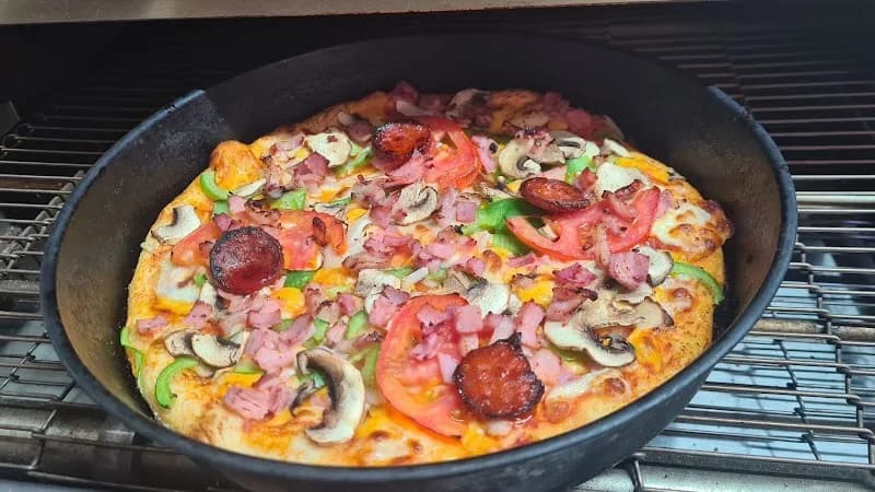 La Pizzeria - photo 2