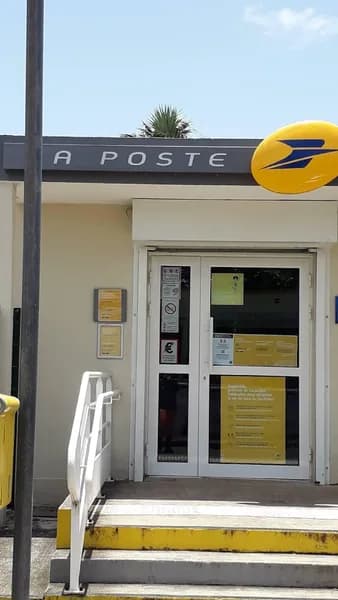 La Poste La Boucan Sainte Rose