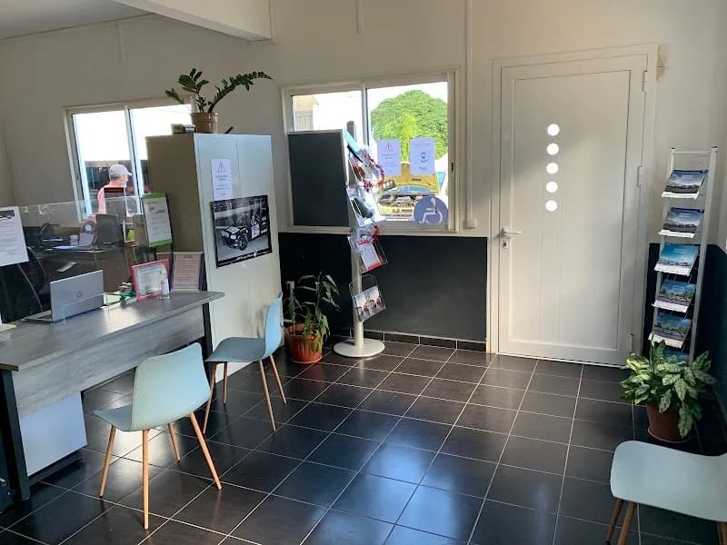 Renault de Sainte Marie