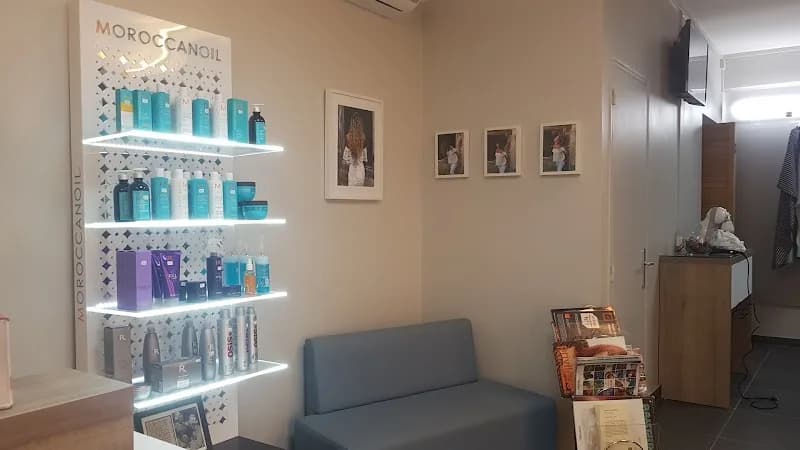 Salon de Coiffure Blanc Emeraude Les Saintes - photo 2